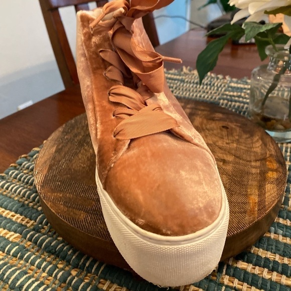 Kenneth Cole Janette  Blush Velvet high top shoes/sneakers size 8.5 - Picture 10 of 10
